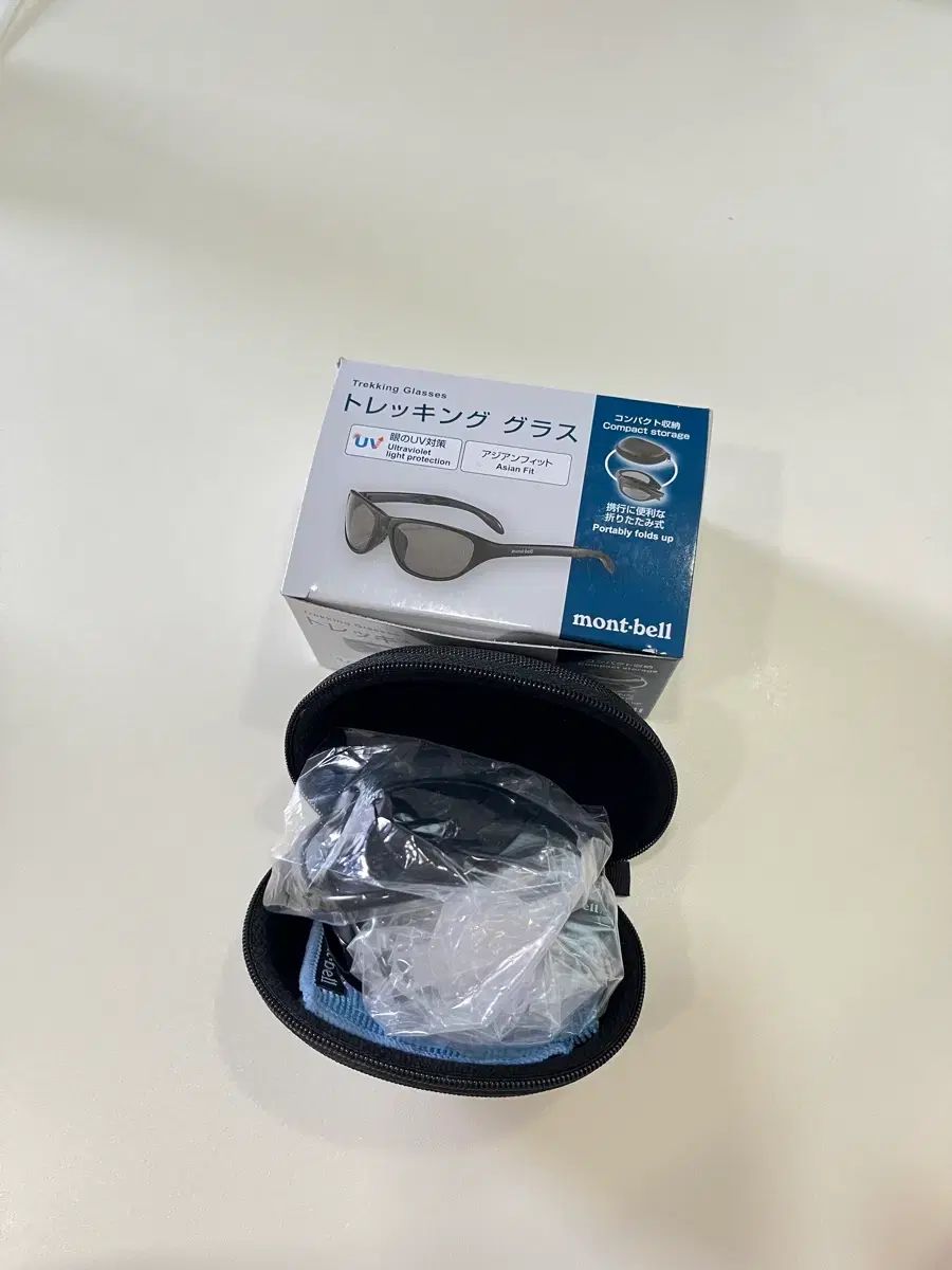 未使用/モンベル トレッキング サングラス ブラック 15,514円