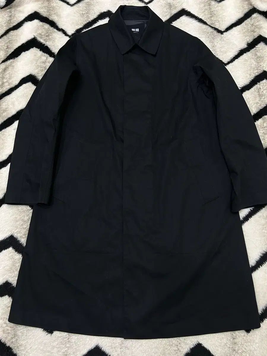 M UNIQLO ユニクロ ブロックテック 防水コート/ブラック
