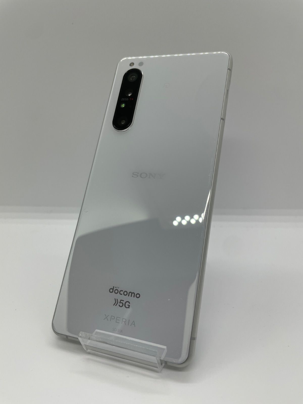 良品】Xperia 1 II SO-51A ホワイト 128GB SIM解除済 - メルカリ