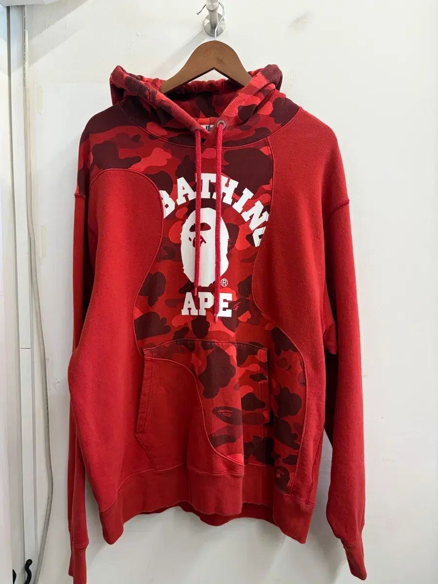 A BATHING APE カレッジ カモフラ カッティング フードTシャツ