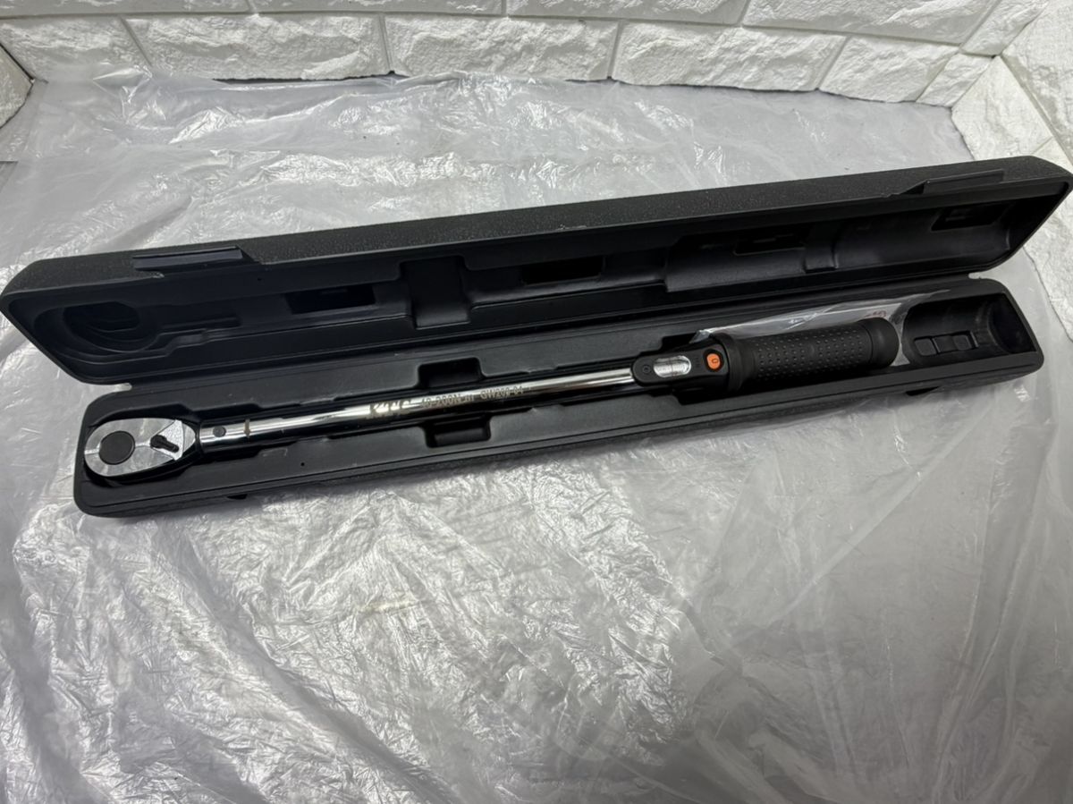 KTC 京都機械工具 12.7SQ 36ギア プレセット型トルクレンチ トルク範囲40-200Nm ロック機構付 GW200-04【中古】