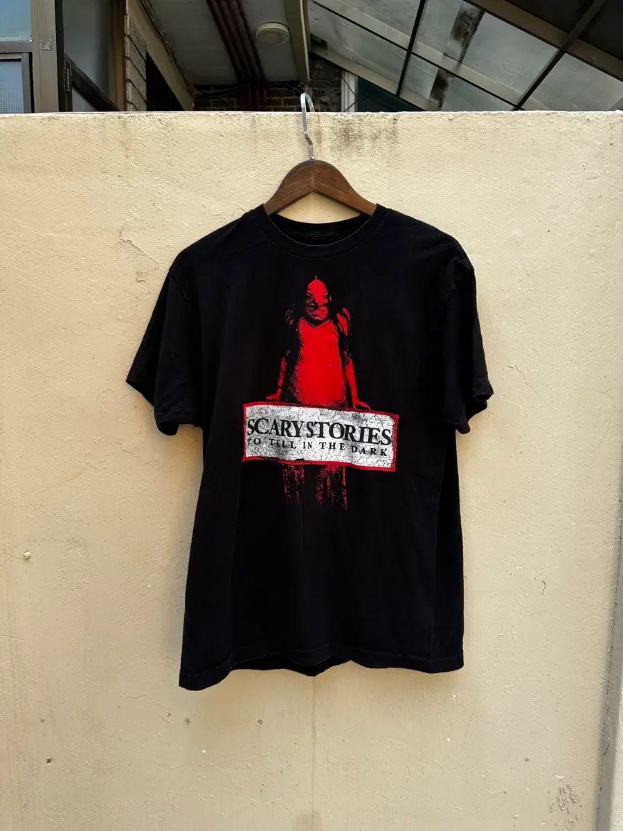 Scary Stories グラフィックTシャツ