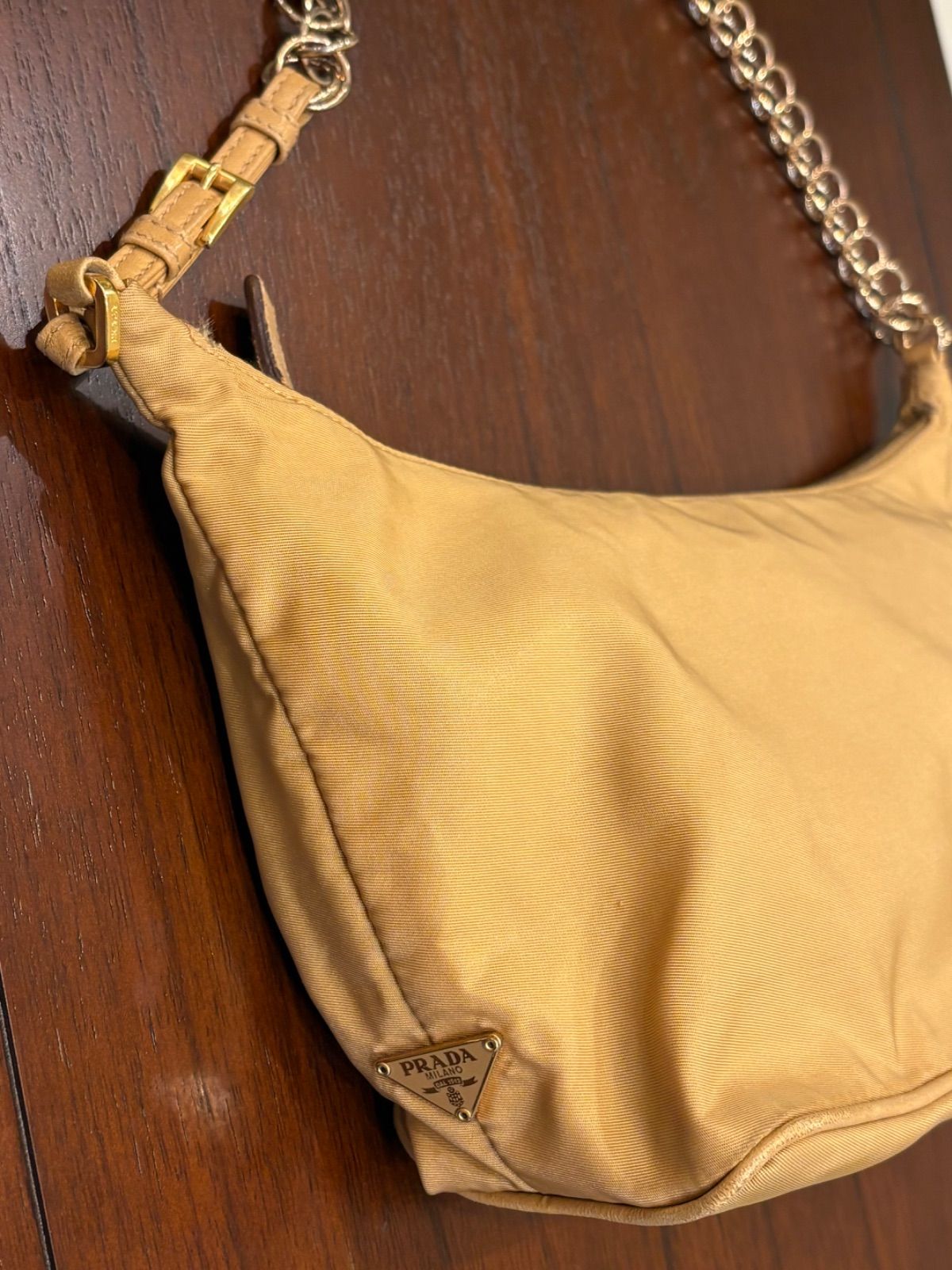人気】PRADA プラダ ナイロン チェーン ショルダーバッグ ベージュ