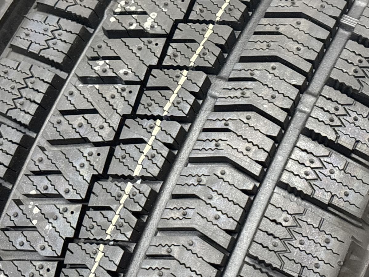 2025年製 バリ溝】ブリヂストン ブリザック アイス 225/40R18 4本