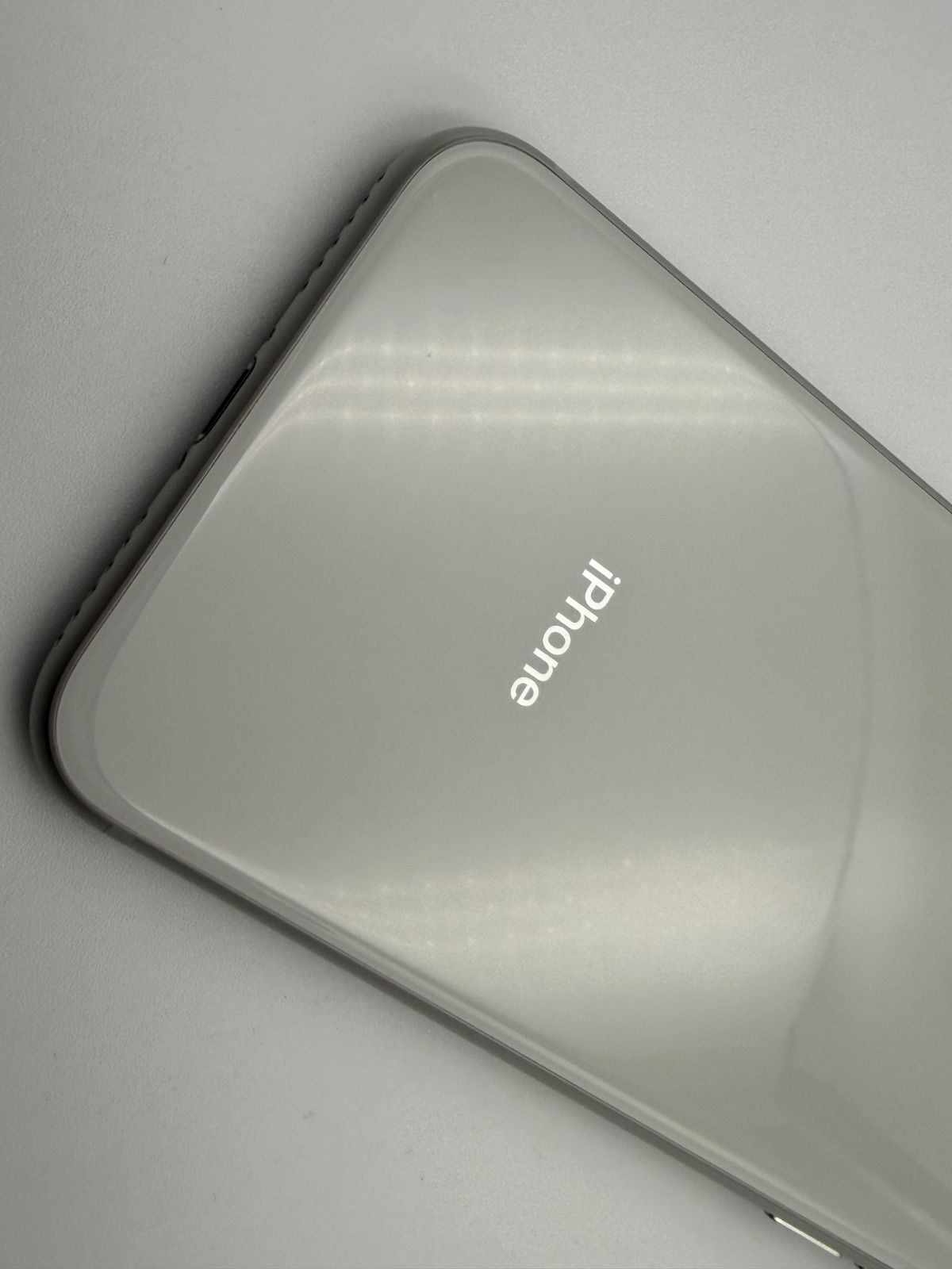 iPhone8 256GB シルバー SIMフリー バッテリー100% - メルカリ