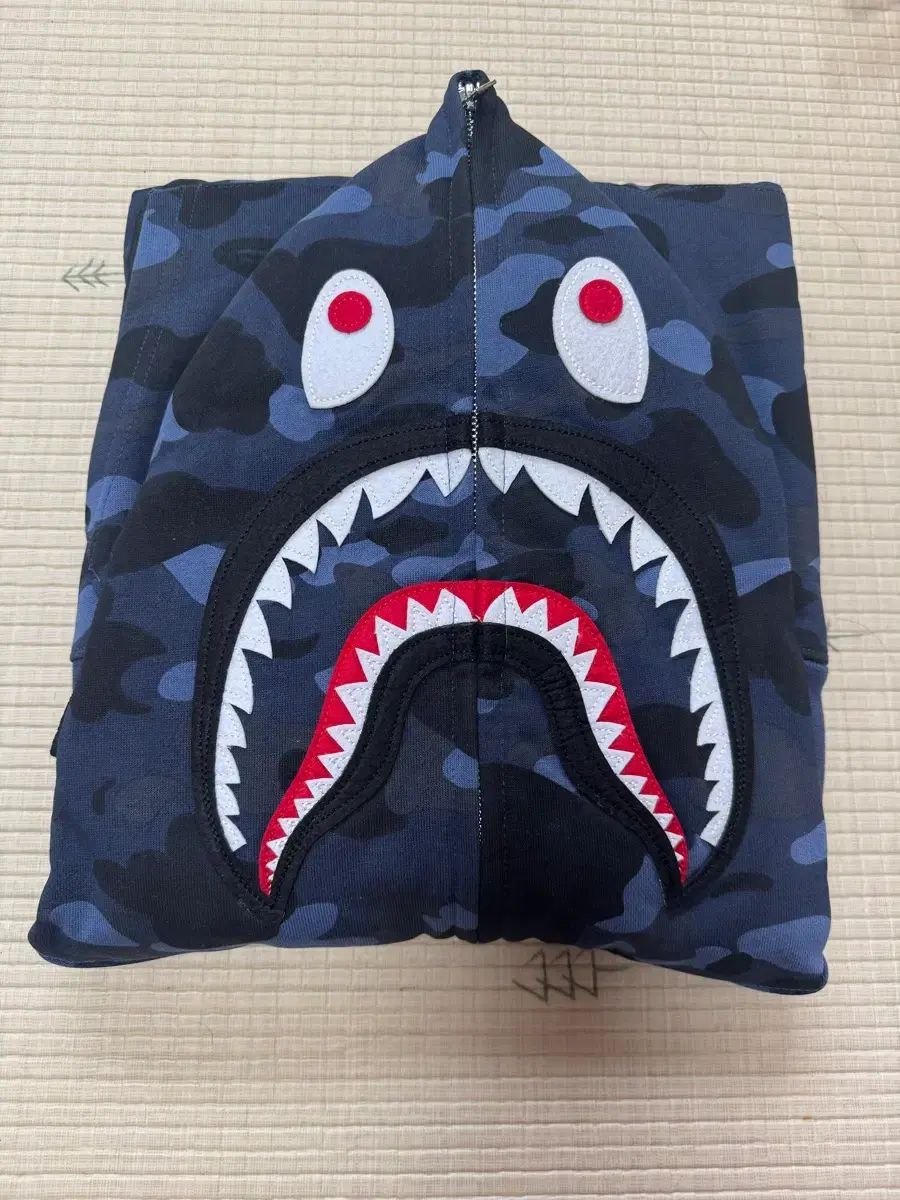 アベイシングエイプ シャーク フーディー ジップアップ ネイビー 出品
