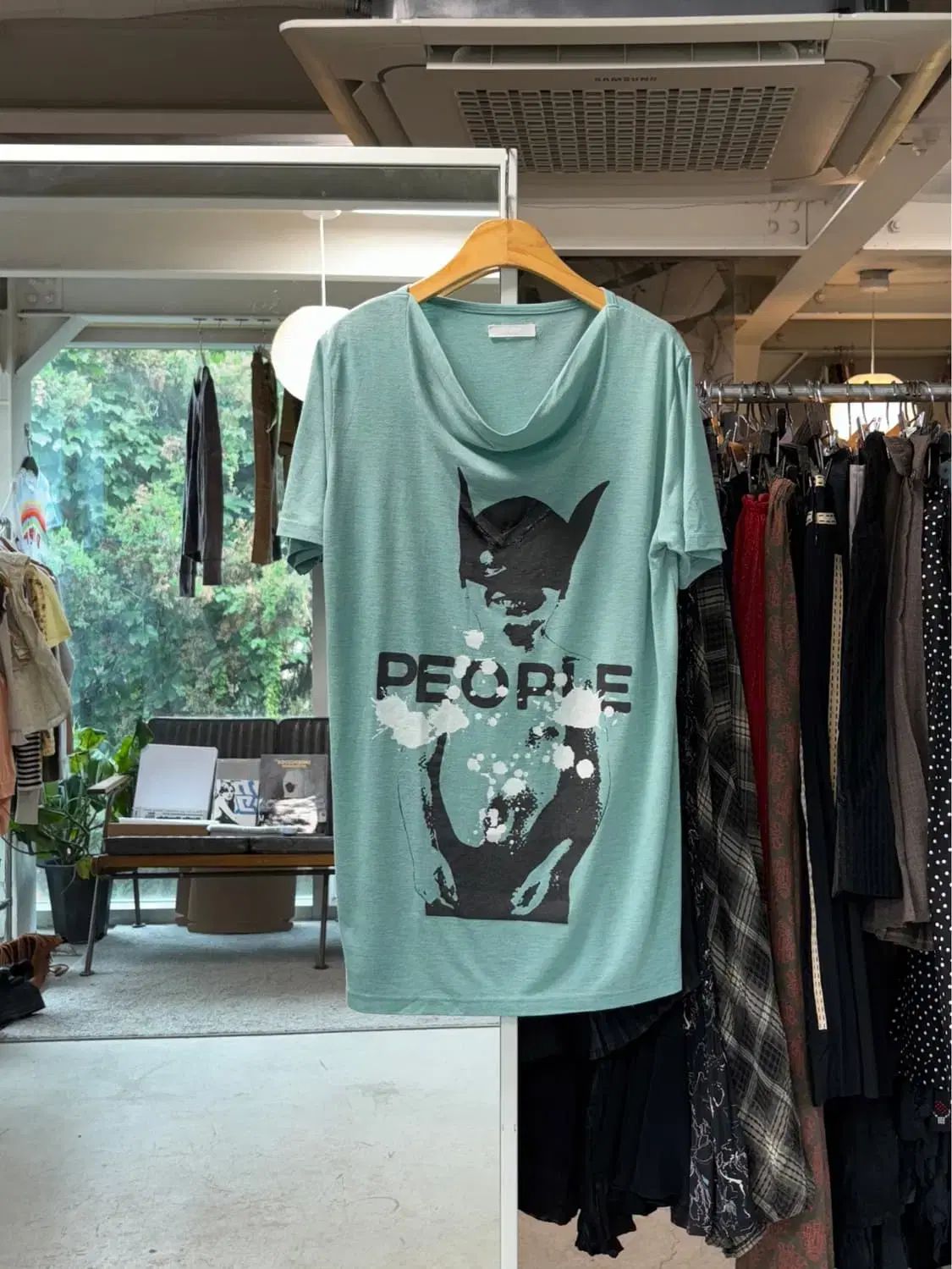 カウルネックTシャツ
