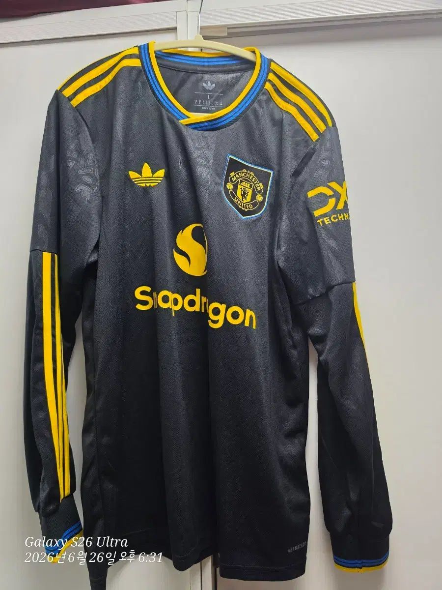 MANCHESTER UNITED FC(マンチェスター・ユナイテッドFC) 25-26 サード 長袖 出品
