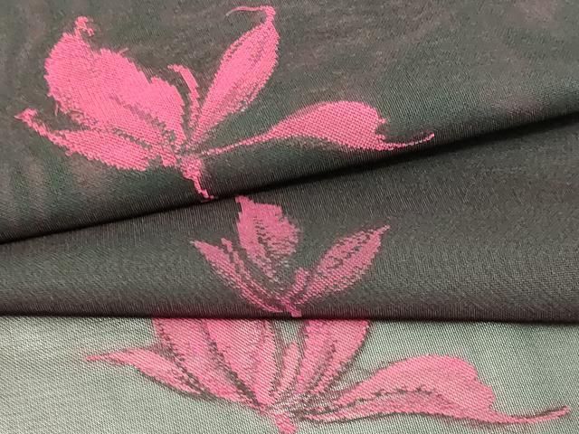 平和屋着物＊夏物　小紋　紗　舞葉文　黒地　正絹　逸品　DABG9815sf