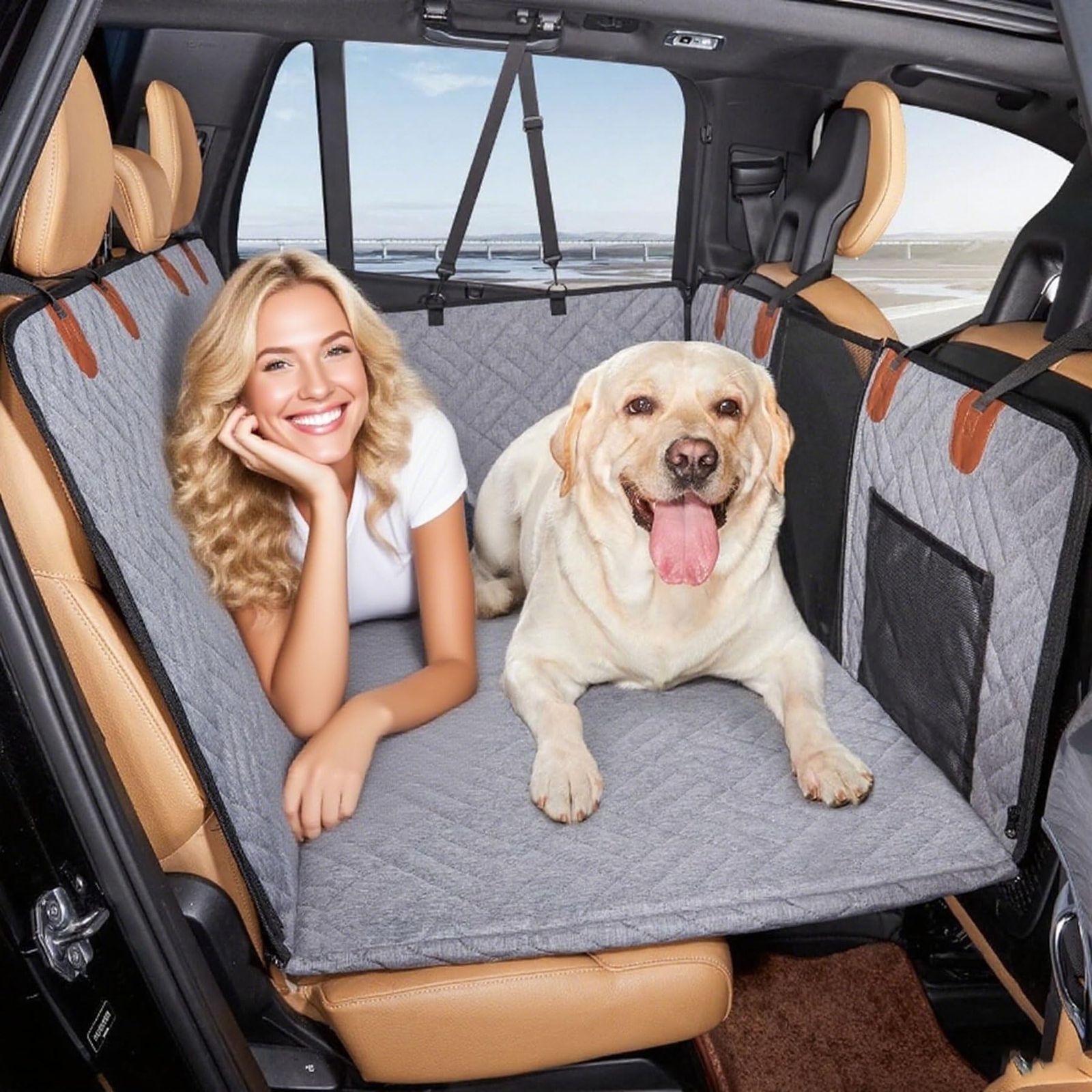 SONGSONG 【2025新設計&座席硬化】 ペット用ドライブシート 全車種汎用 犬 車 シート後部座席 耐摩/滑り止め/防水/汚れ防止 4方向展開 大容量収納ポケット付き 可視メッシュ窓 全車種 全種犬用猫用 車犬カーシート 簡単取り付け (グレー, L)