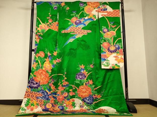 平和屋本店●お引きずり・お引き摺り・引き振袖　和装　結婚式　舞妓　芸妓　芸者　衣装　駒刺繍　吉祥草花文　逸品　AABJ2787fw 33,800円