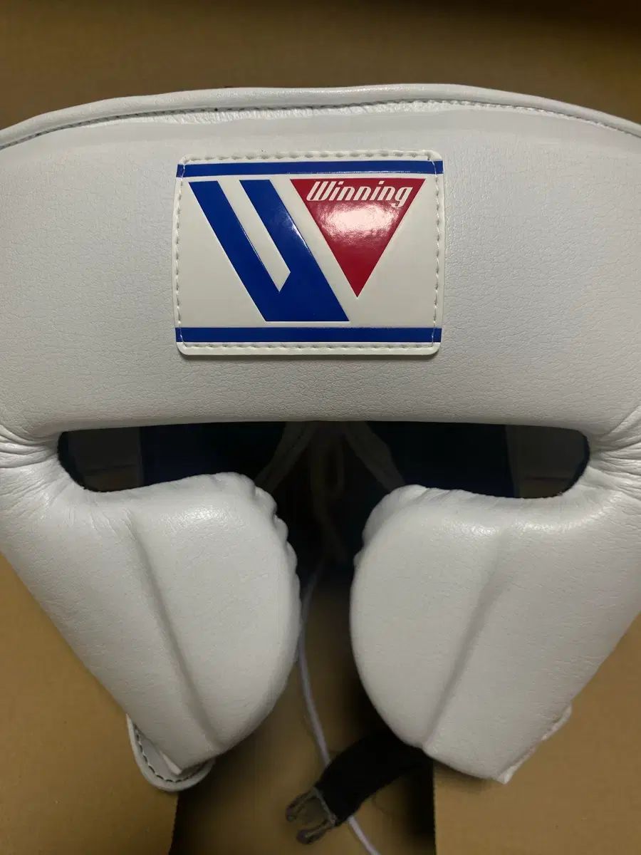 ウィニング ボクシング ヘッドギア (L) 白 新品 出品