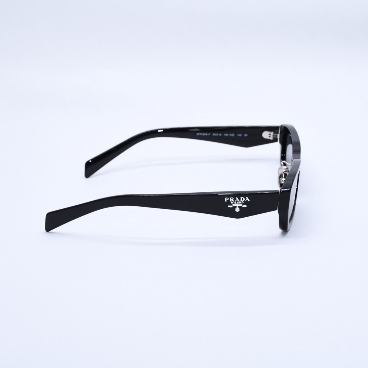 極美品 PRADA プラダ サングラス アイウェア SPR B06-F サイズ55□18 