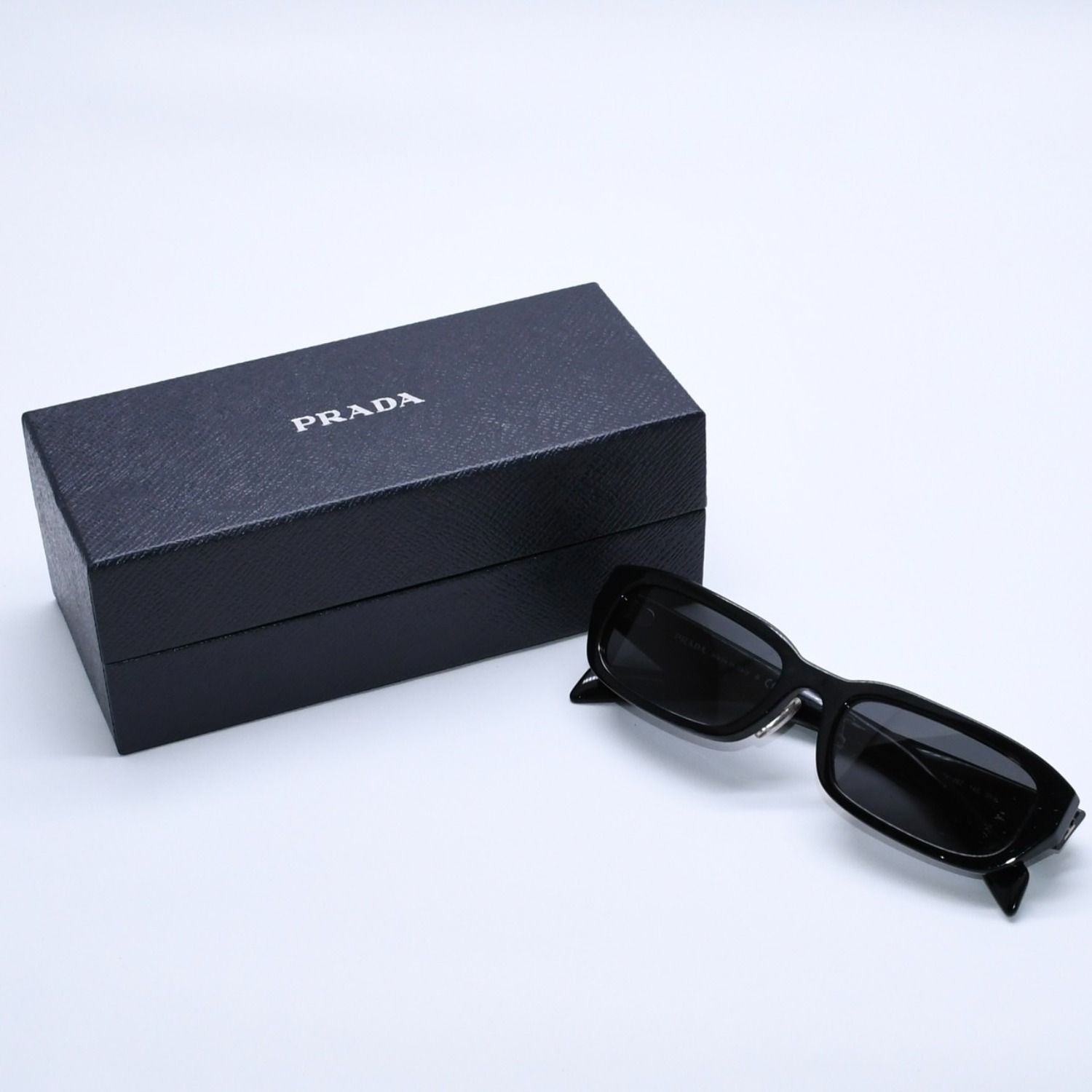 極美品 PRADA プラダ サングラス アイウェア SPR B06-F サイズ55□18 