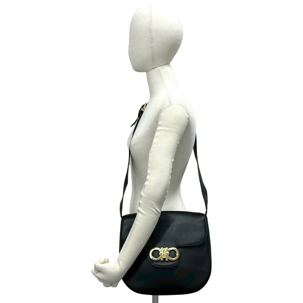 極 美品 Salvatore Ferragamo サルヴァトーレフェラガモ ガンチーニ