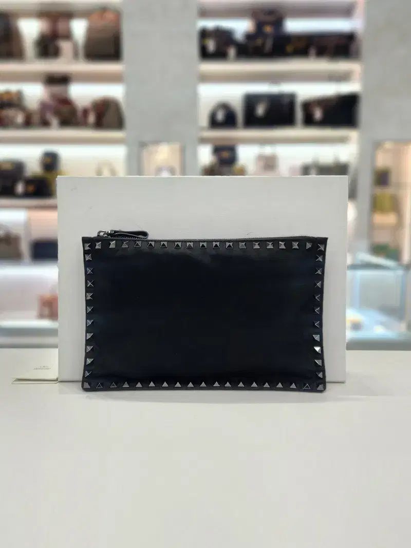 ヴァレンティノ ロックスタッズ ナイロン スリム クラッチバッグ JY0P0565NOV