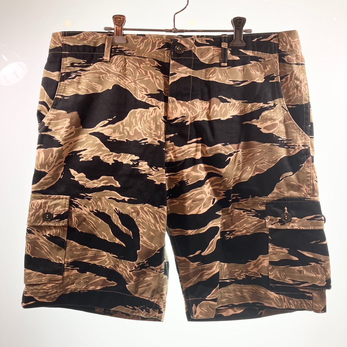 バズリクソン Buzz Rickson's GOLD TIGER PATTERNS SHORTS ゴールド