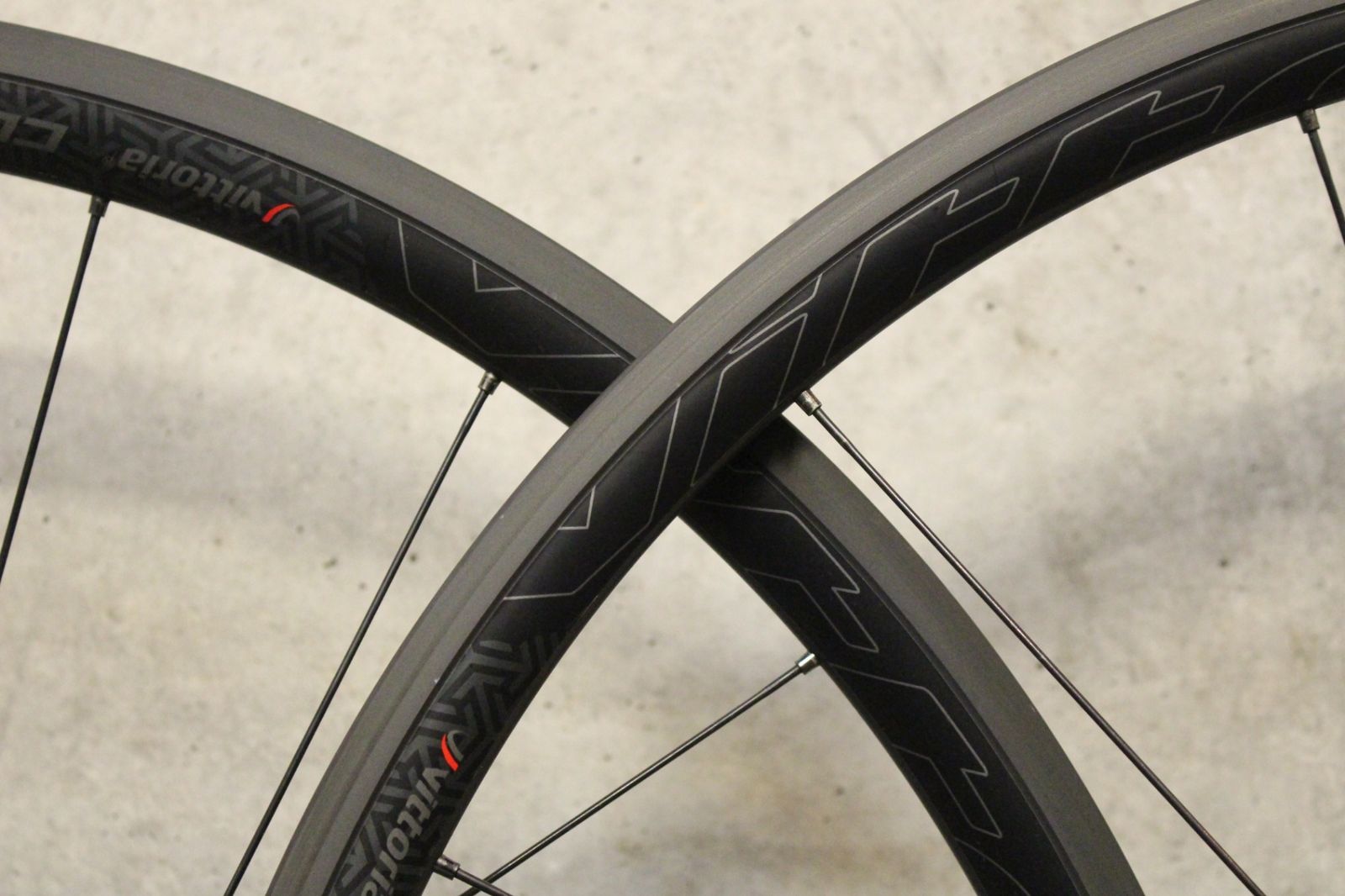 ヴィットリア VITTORIA イリュージョン ネロ ELUSION NERO シマノ 11