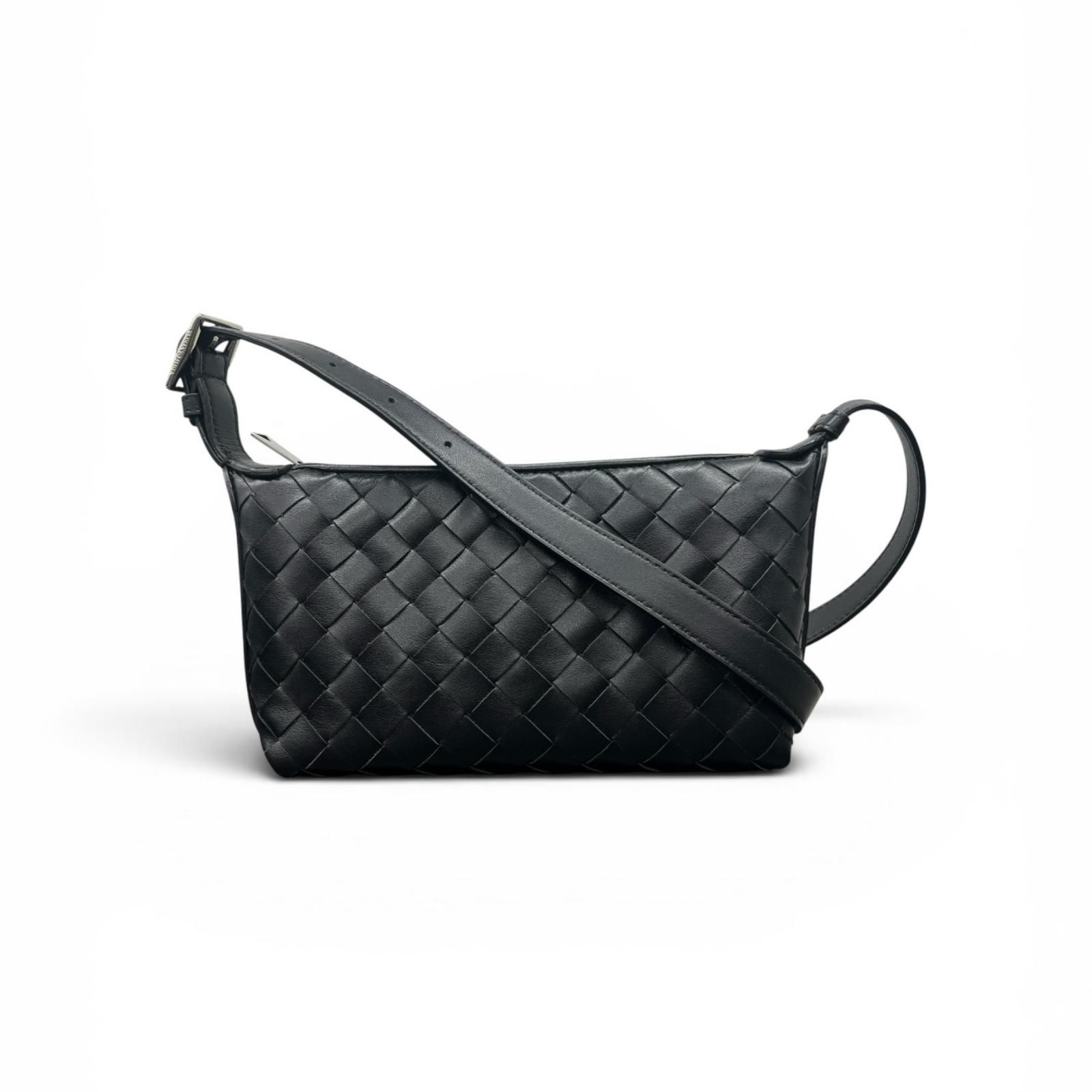 BOTTEGA VENETA 展示品級 美品 ボッテガヴェネタ 25AW TRAVELER PHONE POUCH トラベラー フォン ポーチ 844018 レザー ブラック ポシェット イントレチャート SAランク 中古 鑑定済 108,900円