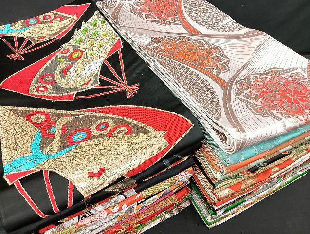 平和屋本店■子供帯 まとめて 35点 鶴 孔雀 向かい蝶 松竹梅 花柄 手描き 金彩 金銀糸 証紙付き など 着用可能多数 未使用品あり mmm1304
