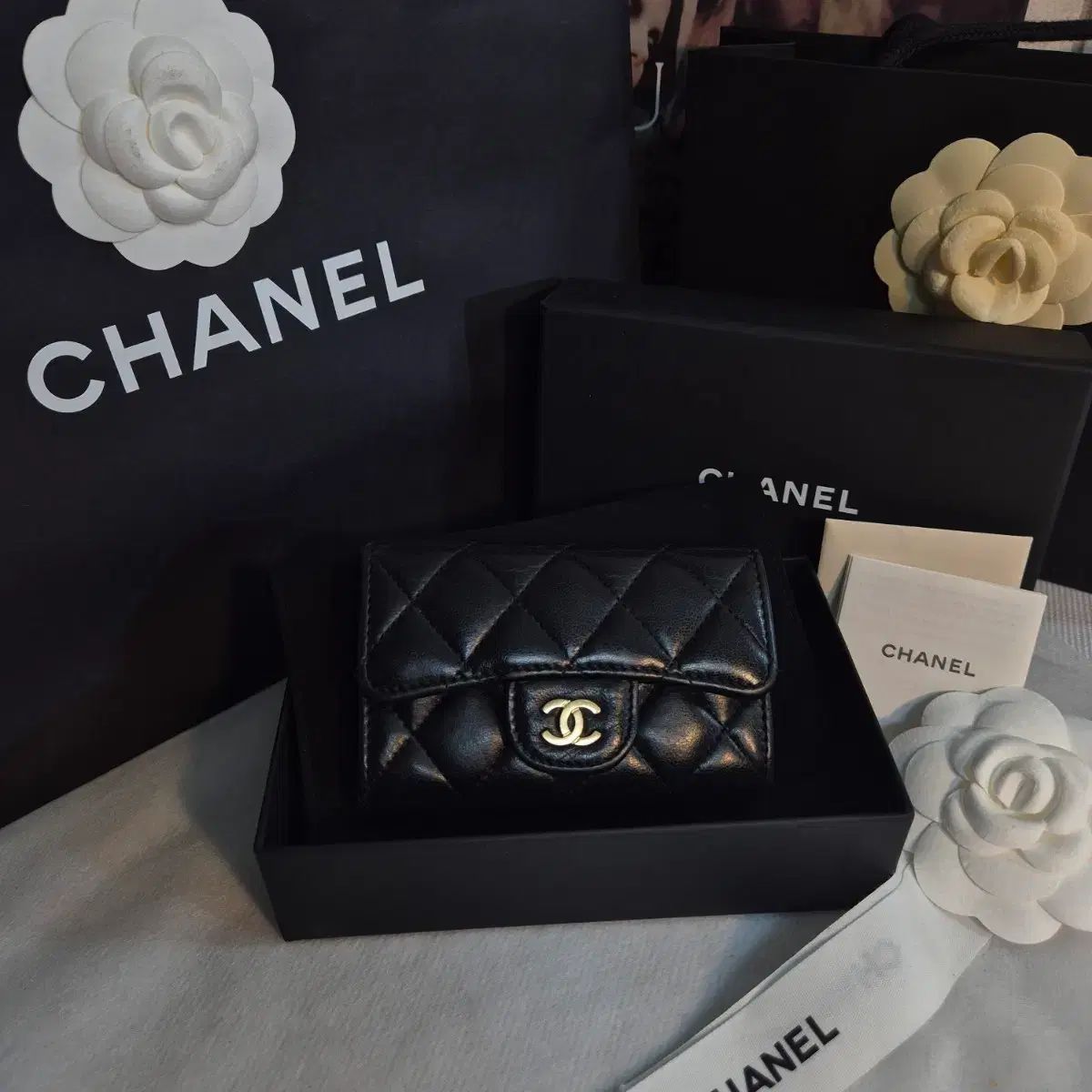 CHANEL Classic スナップボタン カードウォレット ブラック