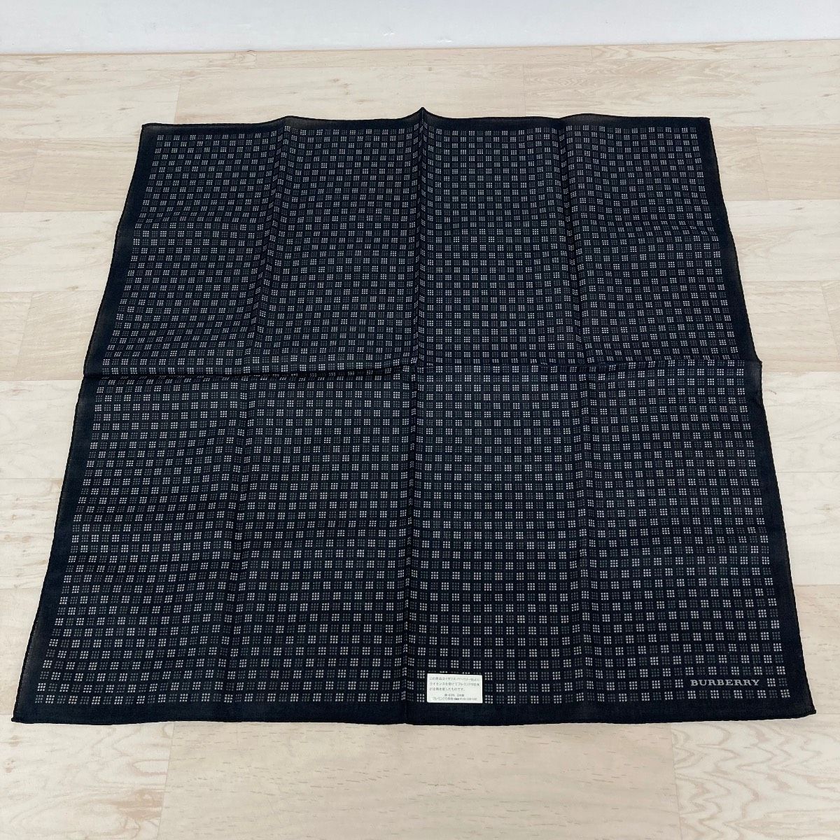 美品 BURBERRY/バーバリー ハンカチ ブラック/黒 総柄 チェック