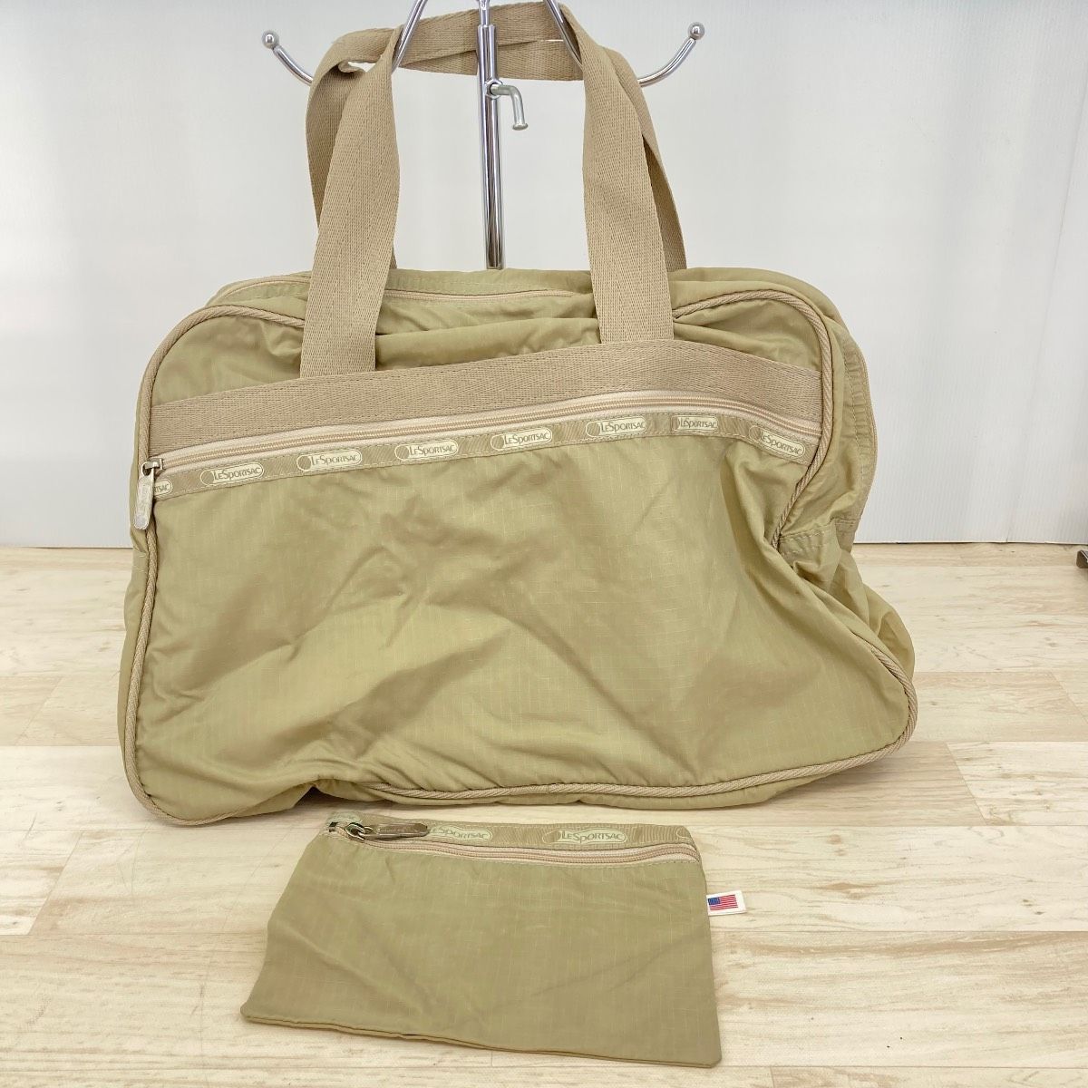 ◆新品◆未使用◆ LeSportsac ポーチ付き 大型ボストンバッグ ベージュ 美品 レスポートサック ボストンバッグ/ハンドバッグ ベージュ ポーチ
