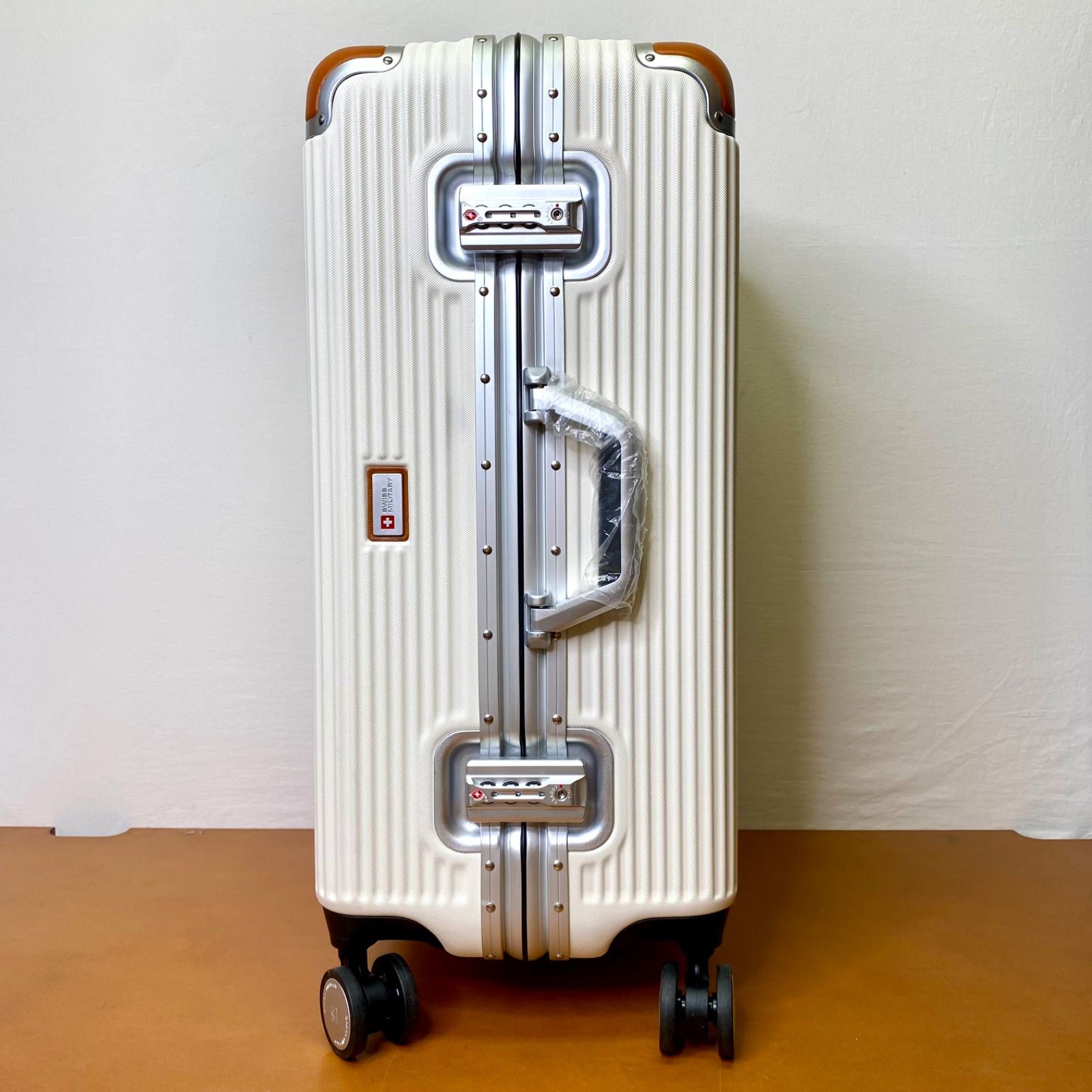 スイスミリタリー スーツケース プレミアム Cタイプ 24インチ 64L SM