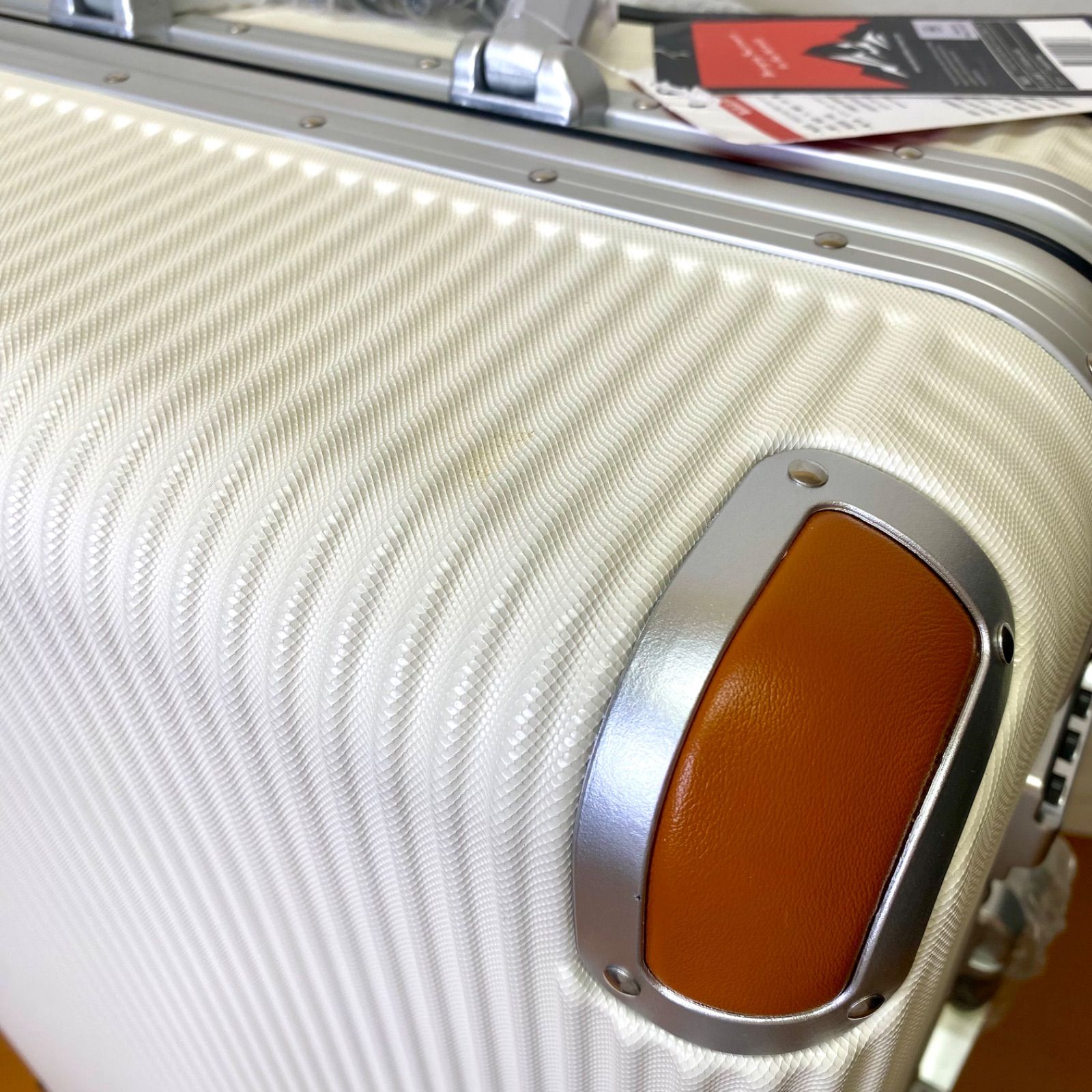 スイスミリタリー スーツケース プレミアム Cタイプ 24インチ 64L SM