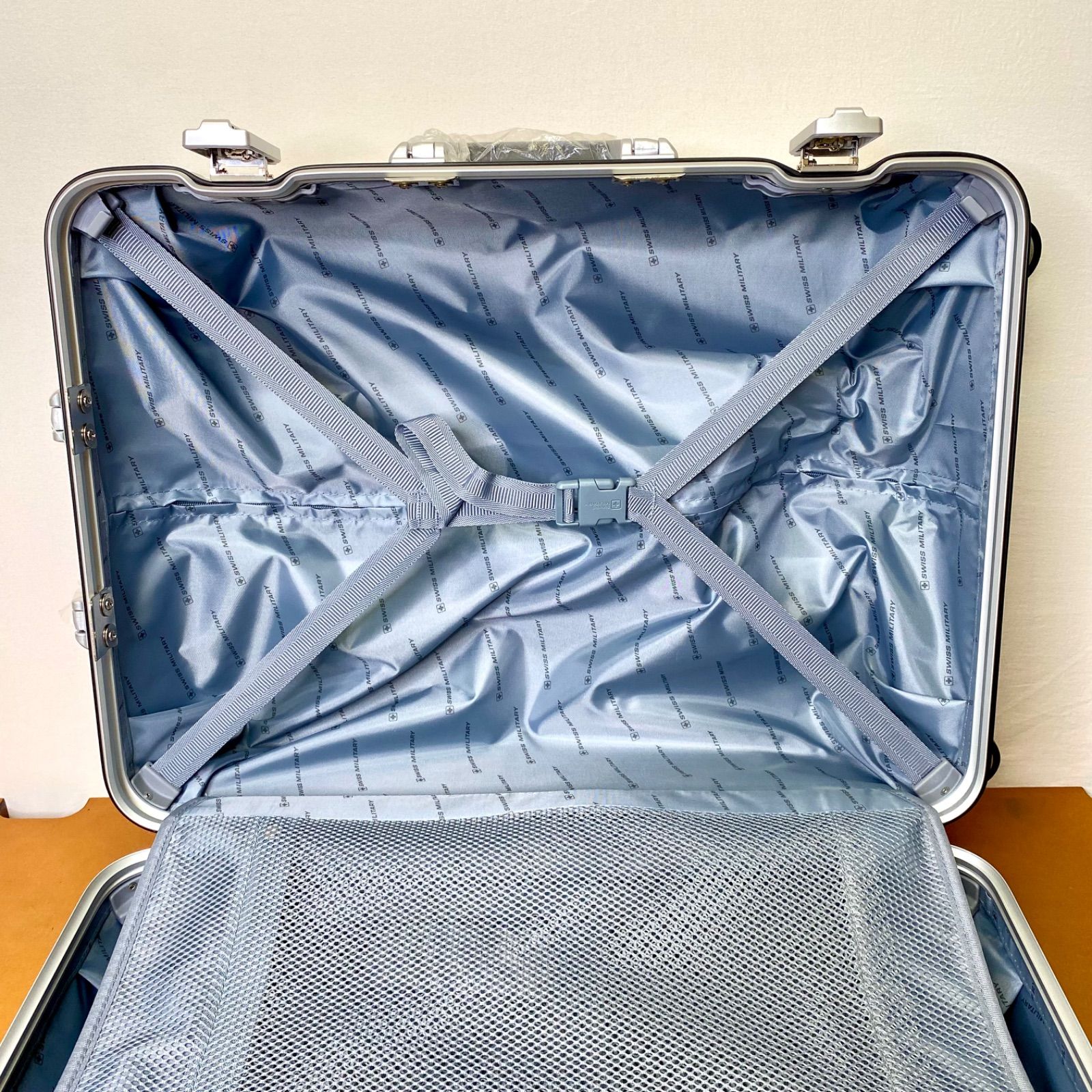 スイスミリタリー スーツケース プレミアム Cタイプ 24インチ 64L SM