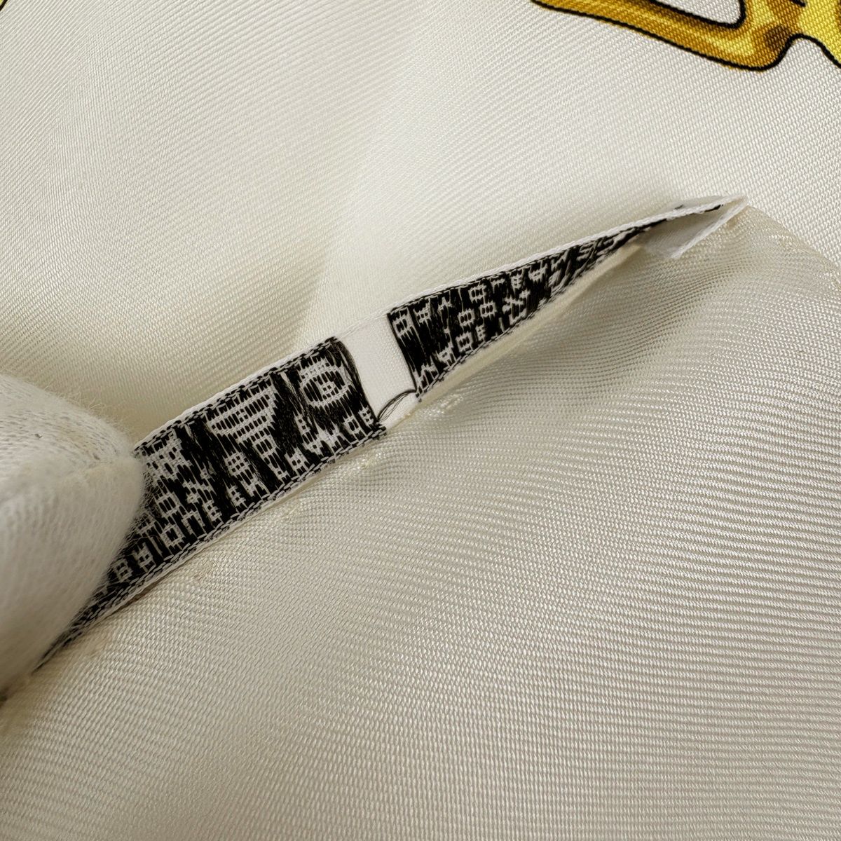 エルメス HERMES カレ90 LES CAVALIERS D'OR 黄金の騎士 スカーフ