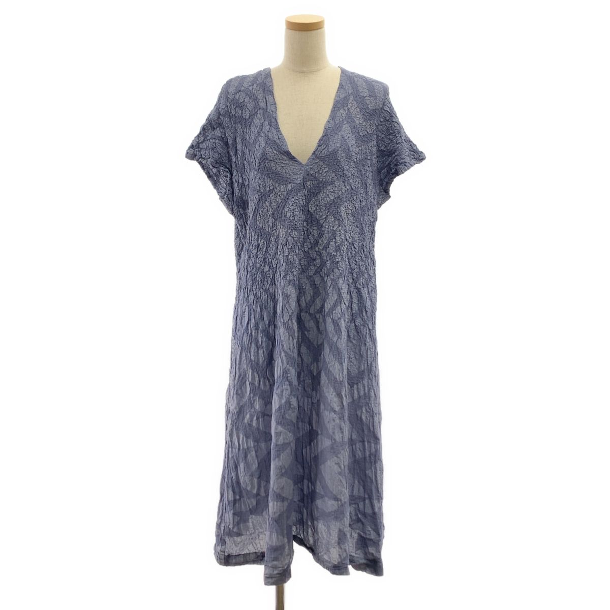 me ISSEY MIYAKE / ミーイッセイミヤケ | シワ加工 Vネック フレンチスリーブワンピース | グレー | レディース