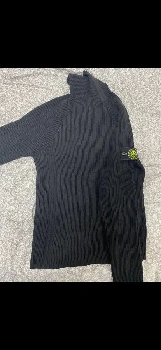 STONE ISLAND ストーンアイランド ブラック タートルネック ニット