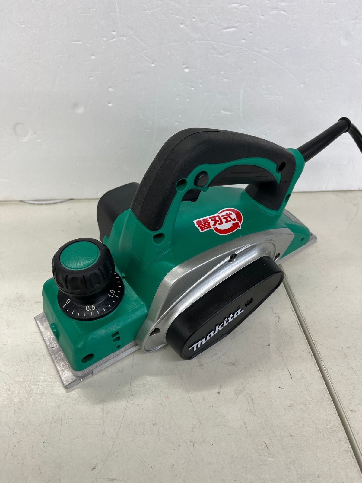makita マキタ 82㎜ カンナ M194■
