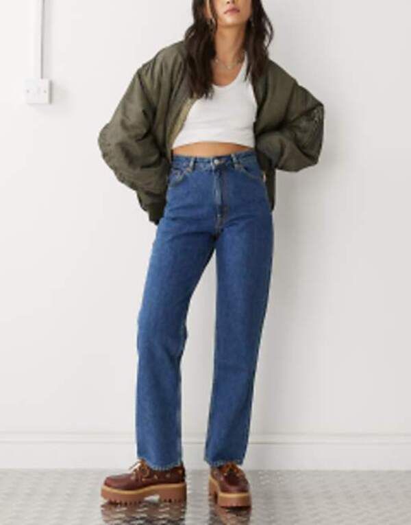 モンキ レディース ボトムス デニムパンツ ジーンズ Monki Taiki high rise mom jeans in dark Mid indigo blue インディゴ