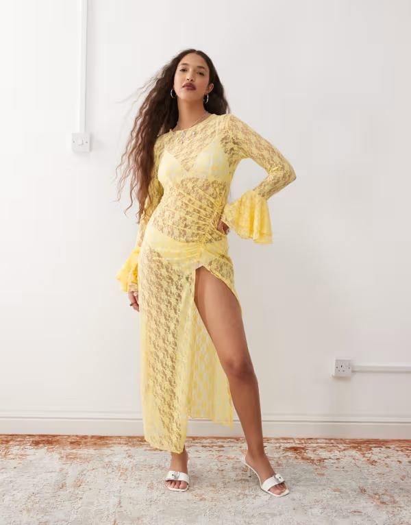 エイミー・リー レディース トップス ワンピース ギャザー シアー レース Amy Lynn sheer lace midaxi dress with ruched slit in yellowイエロ