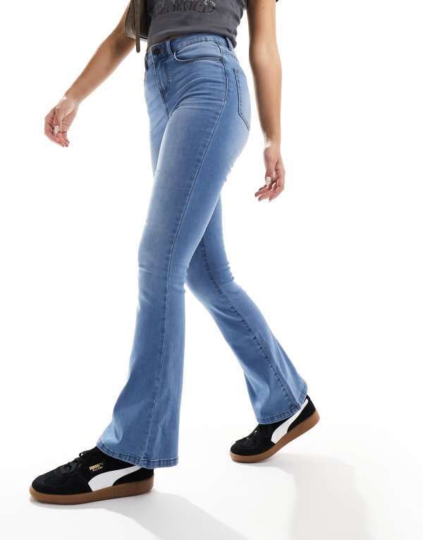 ノイジーメイ レディース ボトムス デニムパンツ ジーンズ Noisy May Sallie flared jeans in light LIGHT BLUE ブルー