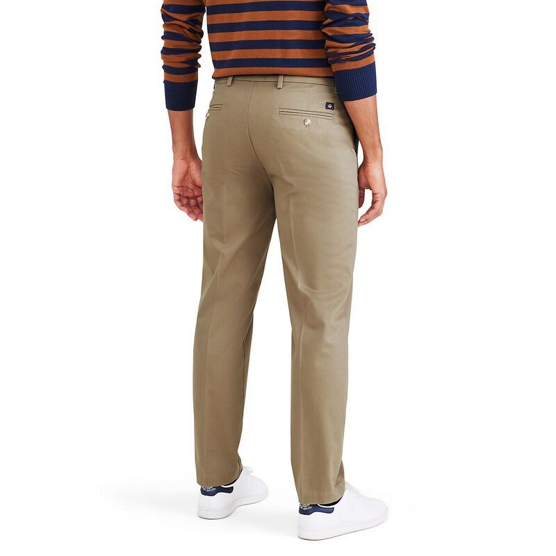 ドッカーズ メンズ ボトムス カジュアルパンツ Mens Dockersignature IronFree Stain Defender StraightFit Khaki Pants British ドッカーズ メンズ ボトムス カジュアルパンツ Mens Dockersignature IronFree Stain Defender StraightFit Khaki Pants British