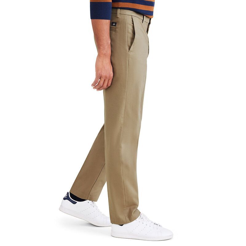 ドッカーズ メンズ ボトムス カジュアルパンツ Mens Dockersignature IronFree Stain Defender StraightFit Khaki Pants British ドッカーズ メンズ ボトムス カジュアルパンツ Mens Dockersignature IronFree Stain Defender StraightFit Khaki Pants British