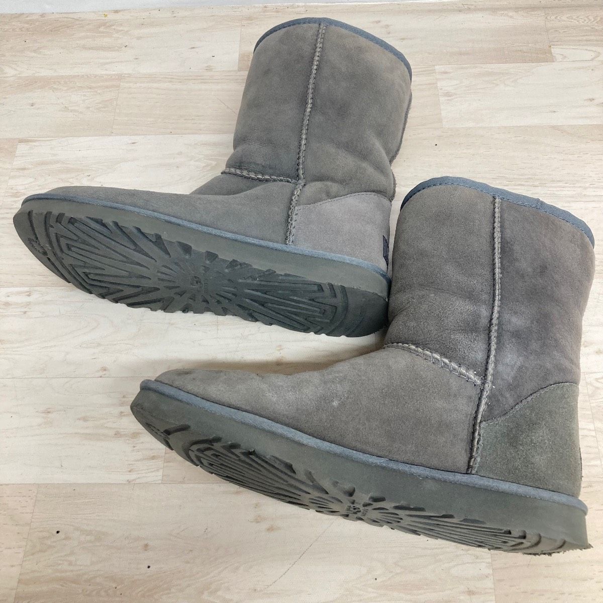 UGG australia ムートンブーツ 5825 グレー US9/UK7.5/EU40 (26cm相当