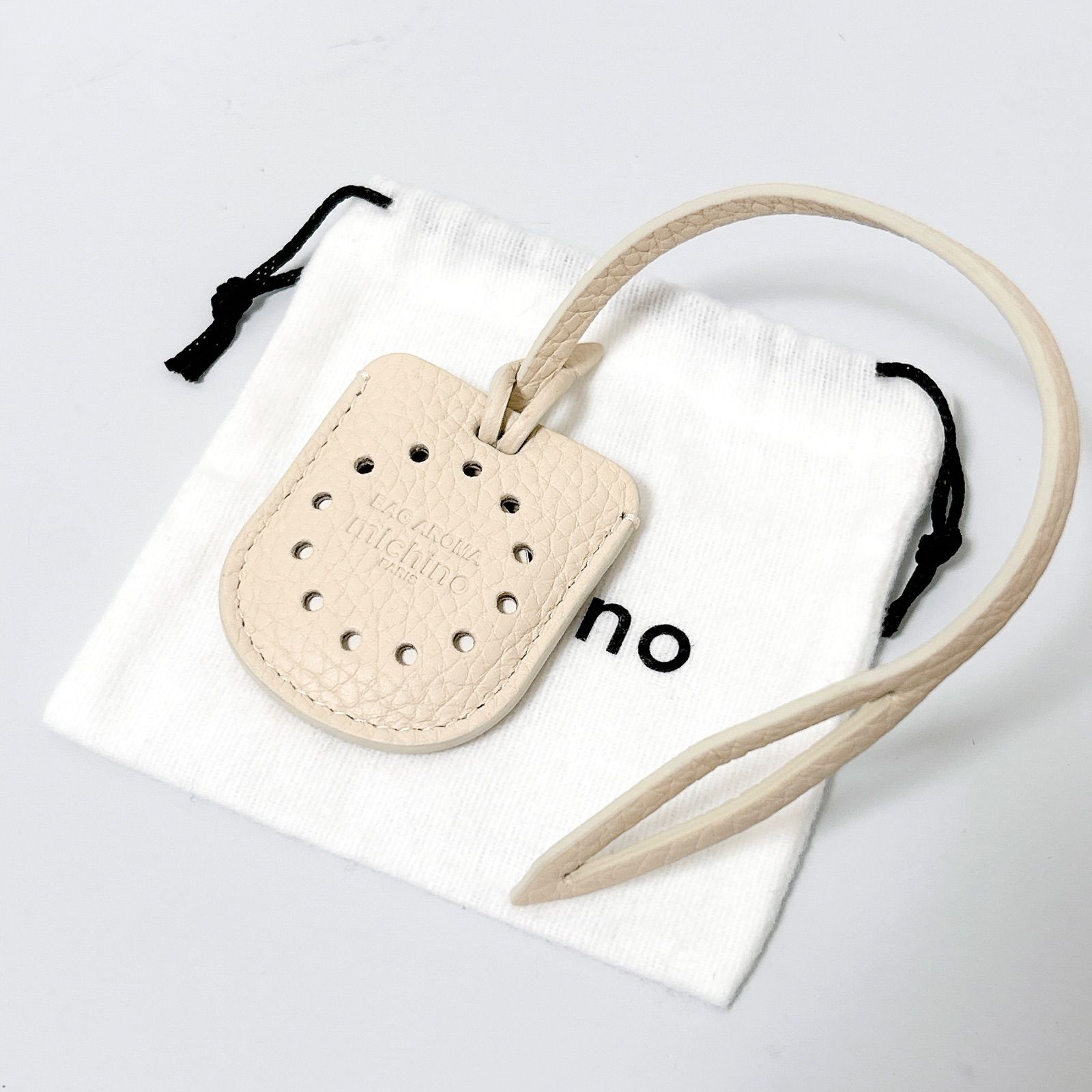 元値 25000円 ミチノパリ Michino Paris レザーチャーム　桜 美品 michino PARIS ミチノパリ BAG AROMA バッグアロマチャーム