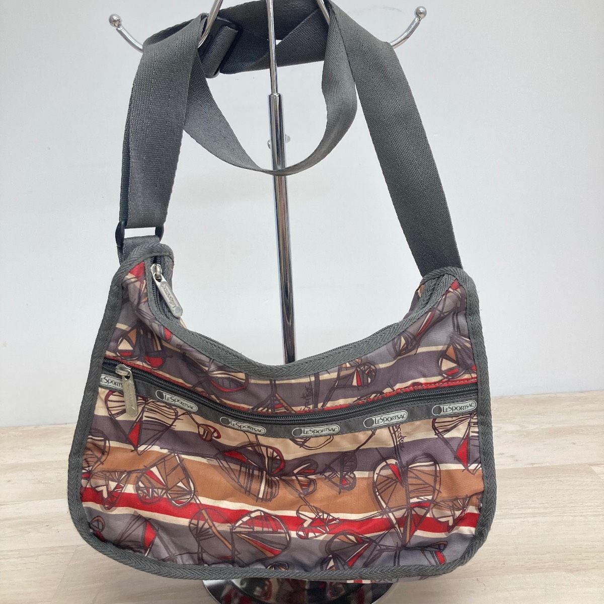 美品 LESPORTSAC レスポートサック ショルダーバッグ グレー系 