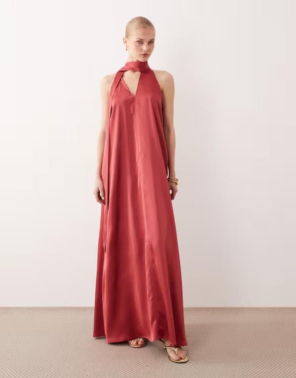 ヴィラ レディース トップス ワンピース サテン マキシ VILA scarf neck satin maxi dress in holly berry Holly berry レッド