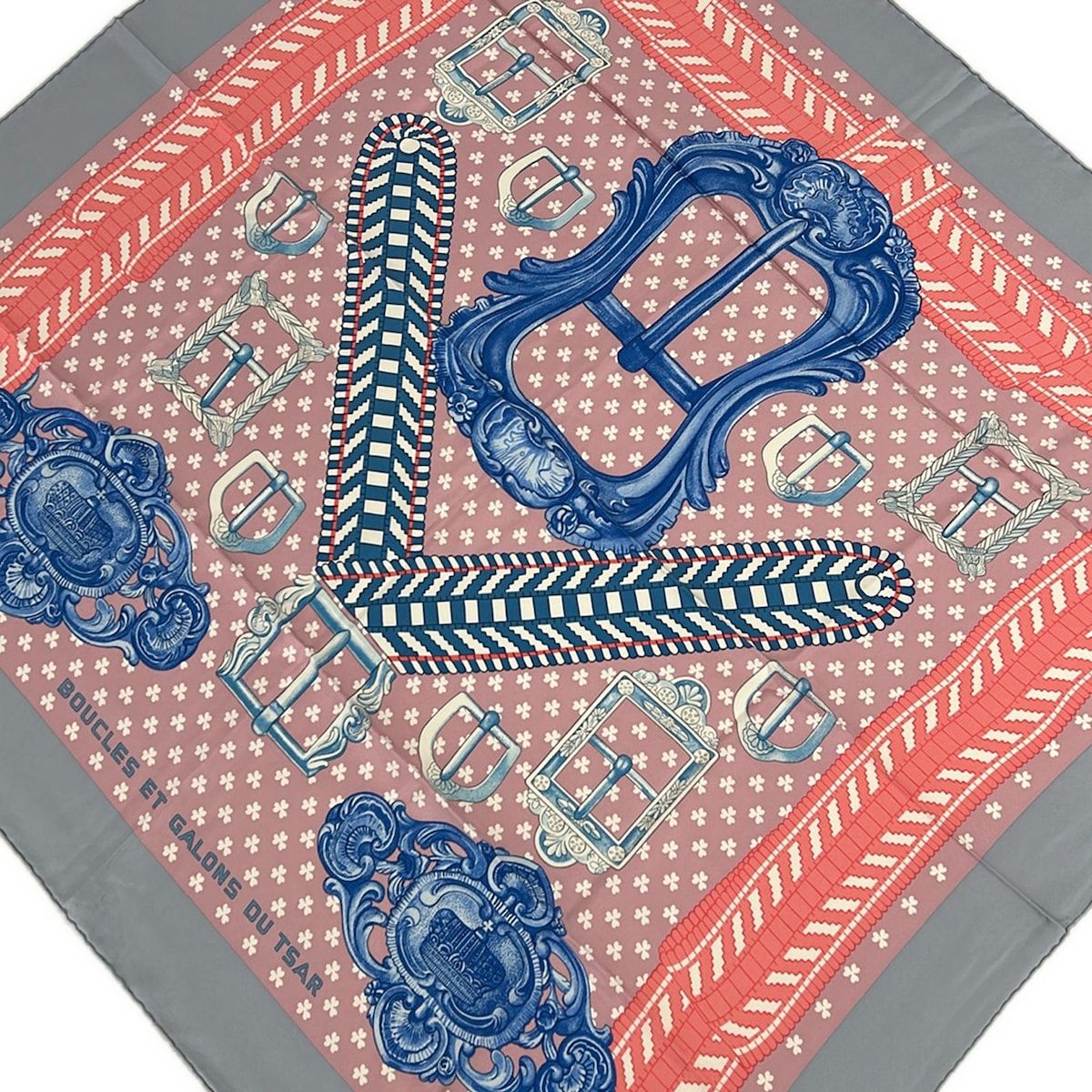 HERMES(エルメス) スカーフ美品 カレ90 ライトピンク×ライトブルー×白 BOUCLES ET GALONS DU TSAR