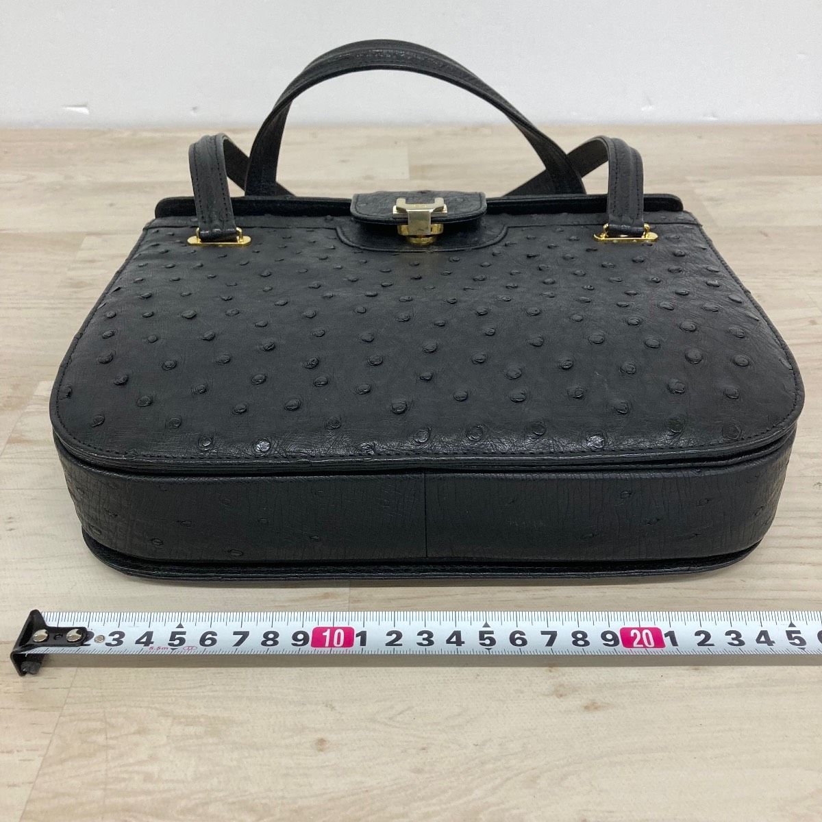 オーストリッチ ハンドバッグ ブラック ゴールド金具 ダチョウ革