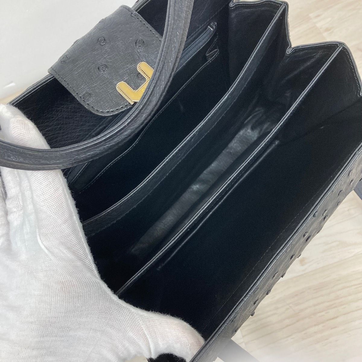 オーストリッチ ハンドバッグ ブラック ゴールド金具 ダチョウ革