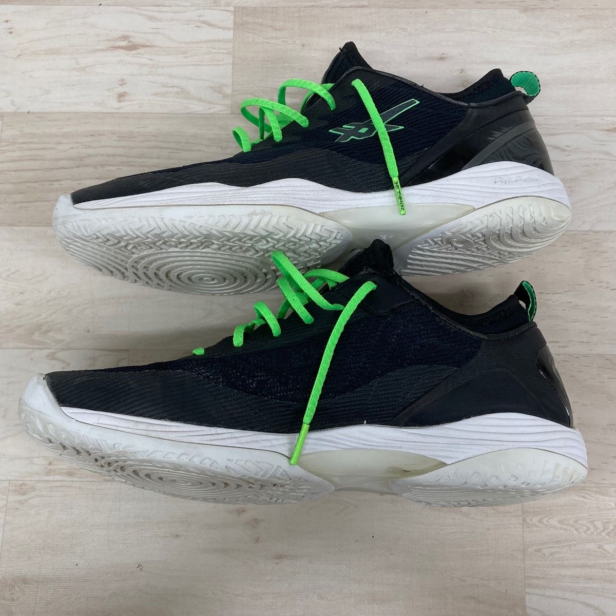 asics/アシックス GLIDE NOVA バスケットシューズ 27.0cm ブラック