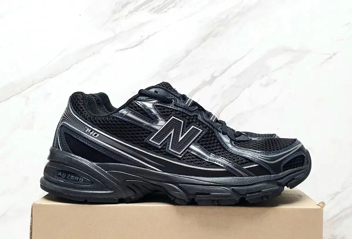 New Balance ニューバランス 740v2 ブラック シルバー メタリック 275