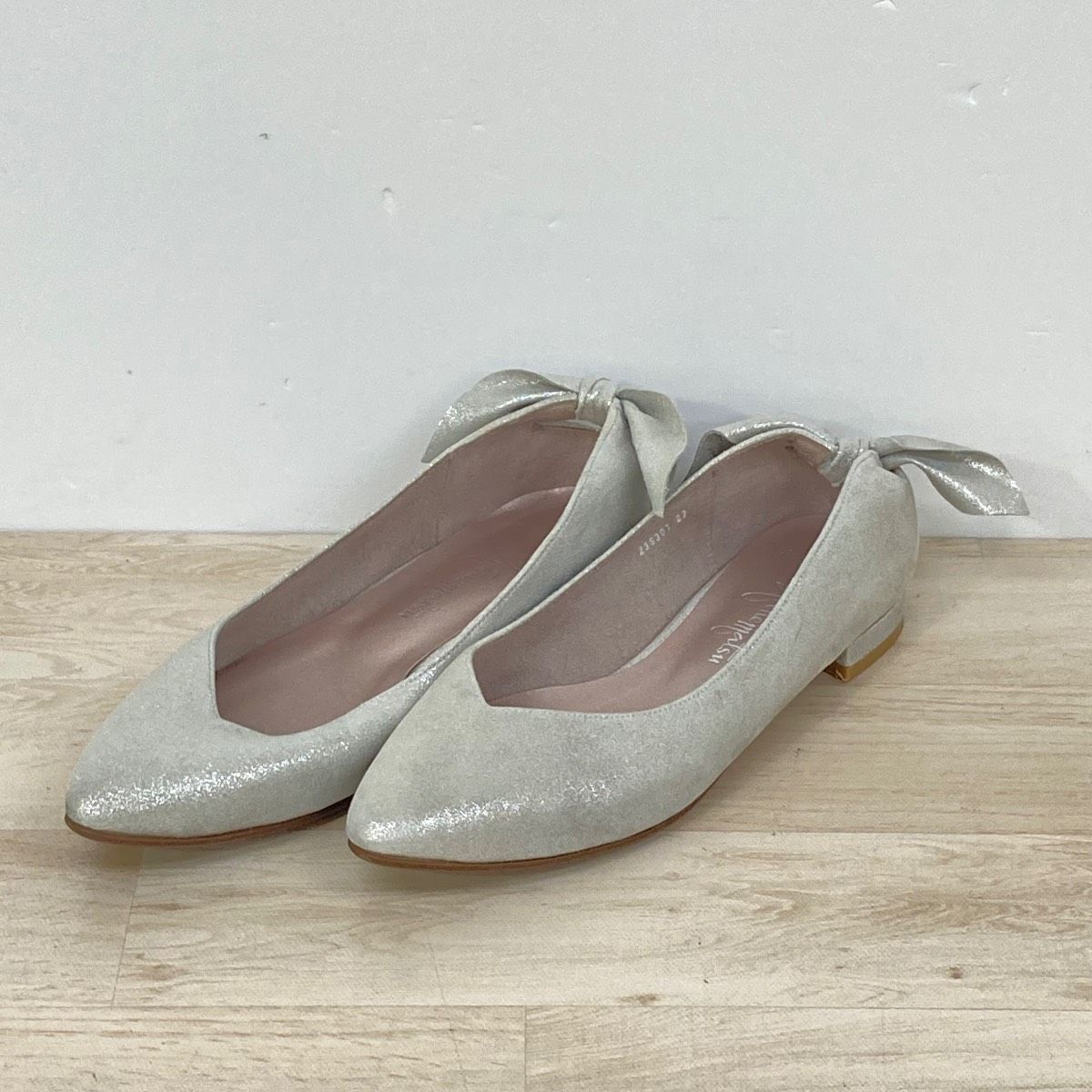 美品 GINZA Kanematsu/銀座かねまつ パンプス 22cm D 215307 シルバー