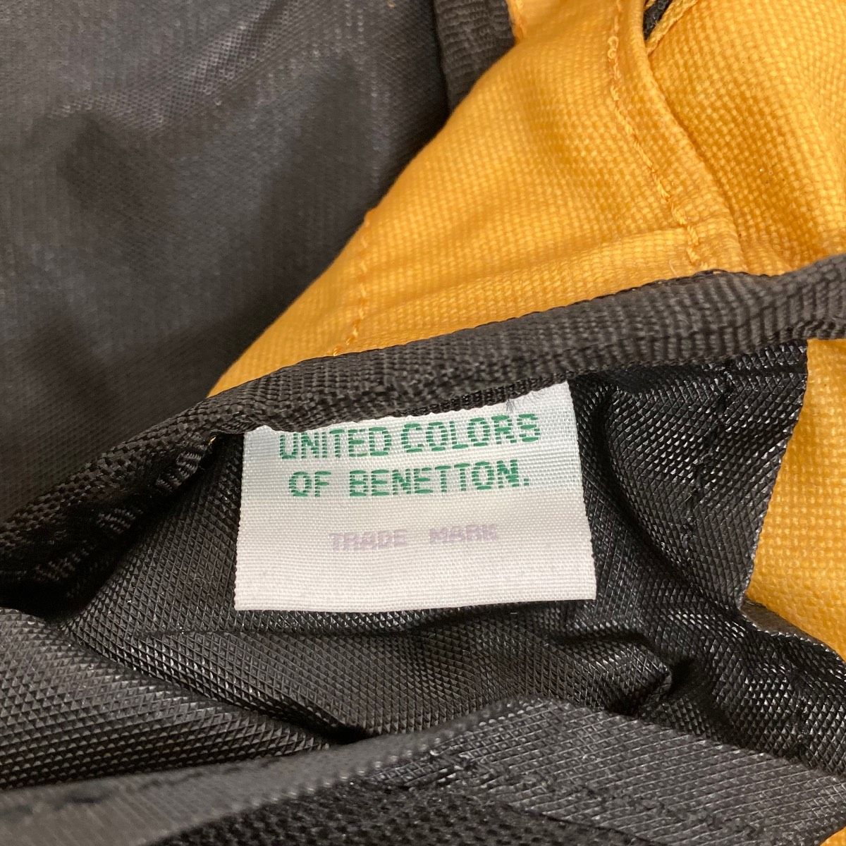UNITED COLORS OF BENETTON ショルダーバッグ/斜め掛けカバン イエロー